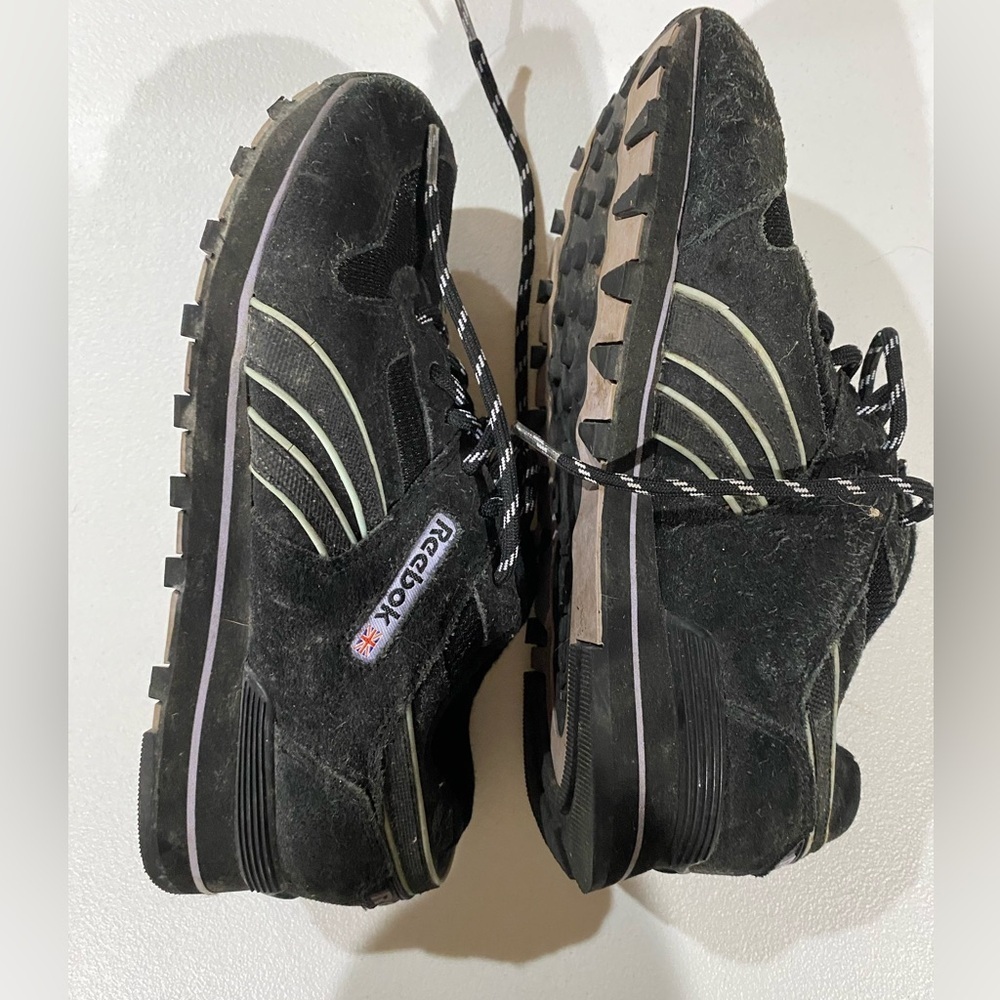 Reebok sneakers 7.5